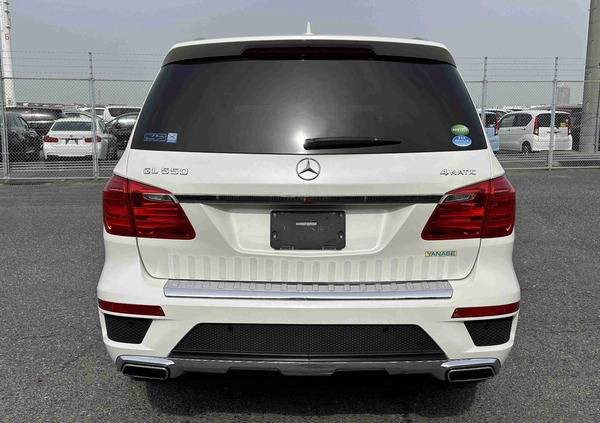 Mercedes-Benz GL cena 187900 przebieg: 68700, rok produkcji 2014 z Piaseczno małe 562